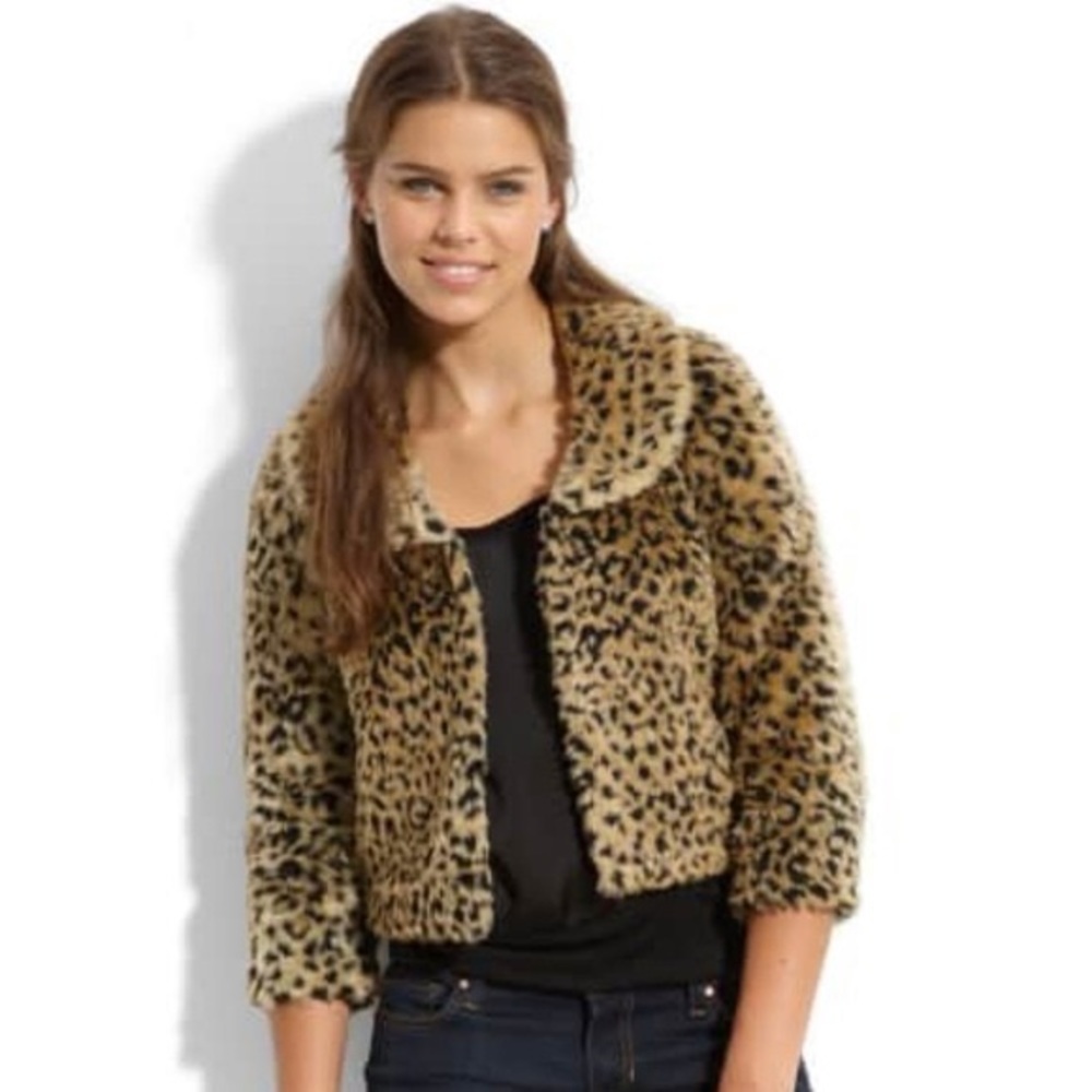 ✨[3 for $30]✨ Sashimi leopard fur cropped jacket S